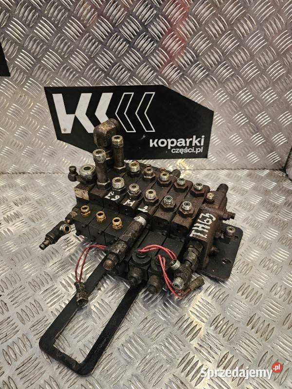 Rozdzielacz hydrauliczny CAT TH62 TH63 TH82 TH83 Do maszyn budowlanych Gdynia