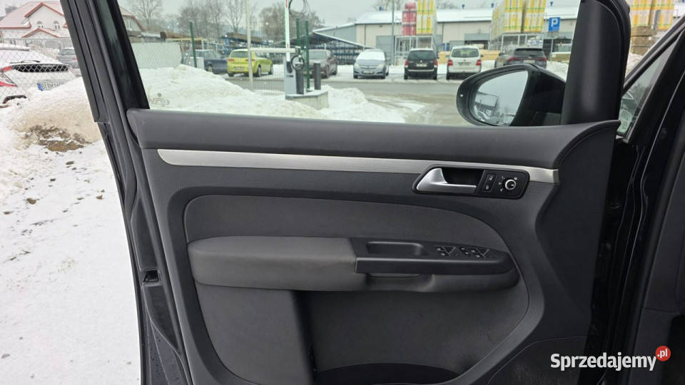 Volkswagen Touran Highline 7 osobowy navi tempomat Samochody osobowe pomorskie sprzedam