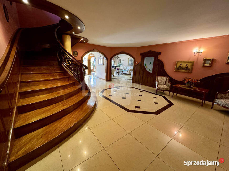 Przestronny dom 360 m z ogrodem Piękny ogród asfalt Starachowice sprzedam