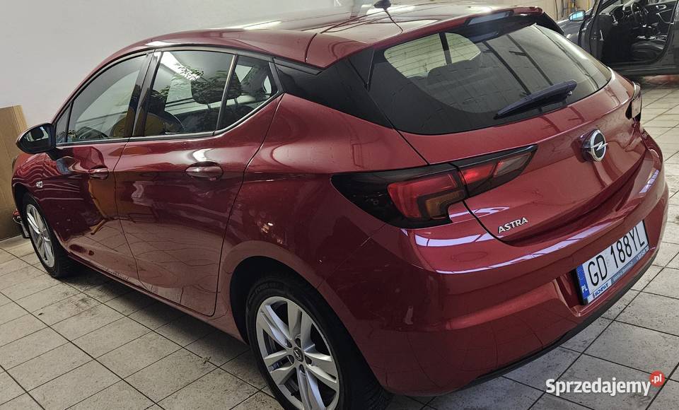 Opel Astra V 12 czerwony niski przebieg serwisowany w ASO pomorskie Gdańsk sprzedam