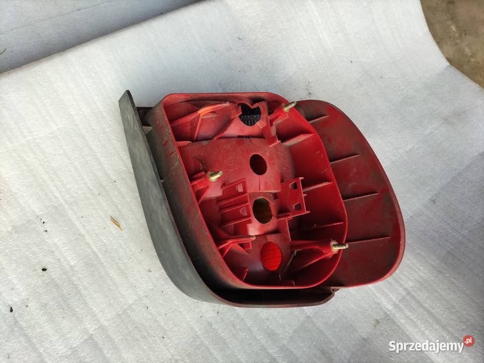 czerwona LAMPA PRAWA TYŁ POLO 6N Kamień-Kolonia