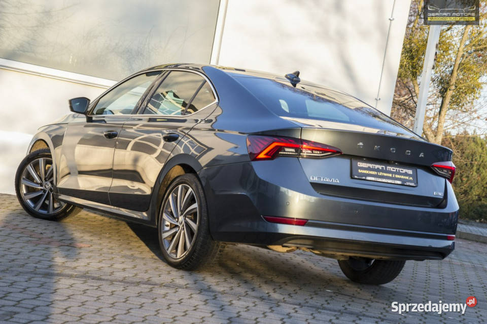 koda Octavia LEDY Virtual Kockpit Kamera Cofania światła do jazdy dziennej Gdynia