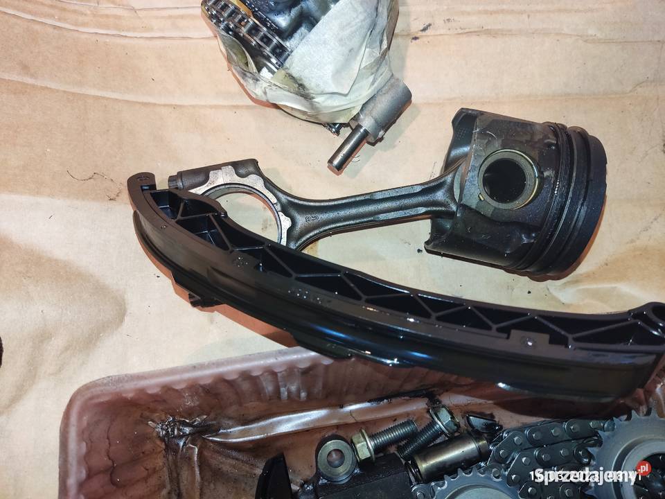Góra silnika Toyota Auris 14 D4D 1NDTV 90 2010 osobowe Prądnik Korzkiewski