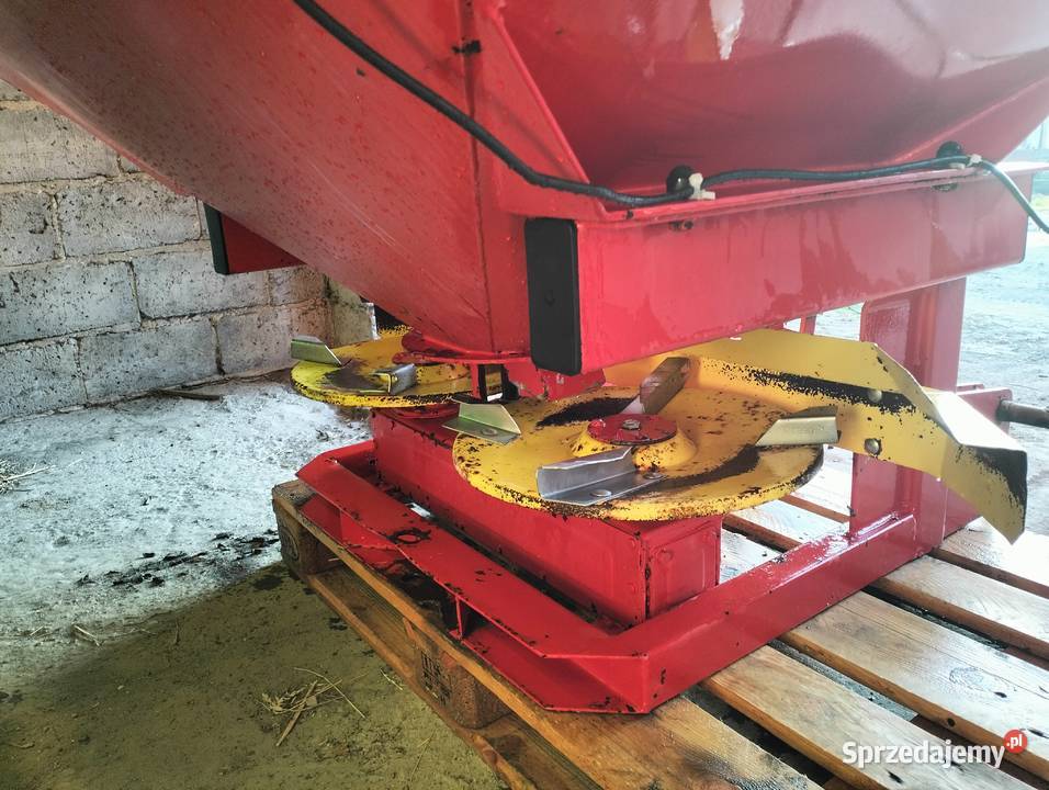 Rozsiewacz Rotina amazone 18m podkarpackie Róża