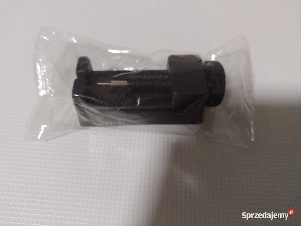 Urządzenie do skracania pasków stalowych zegarka Rzetnia