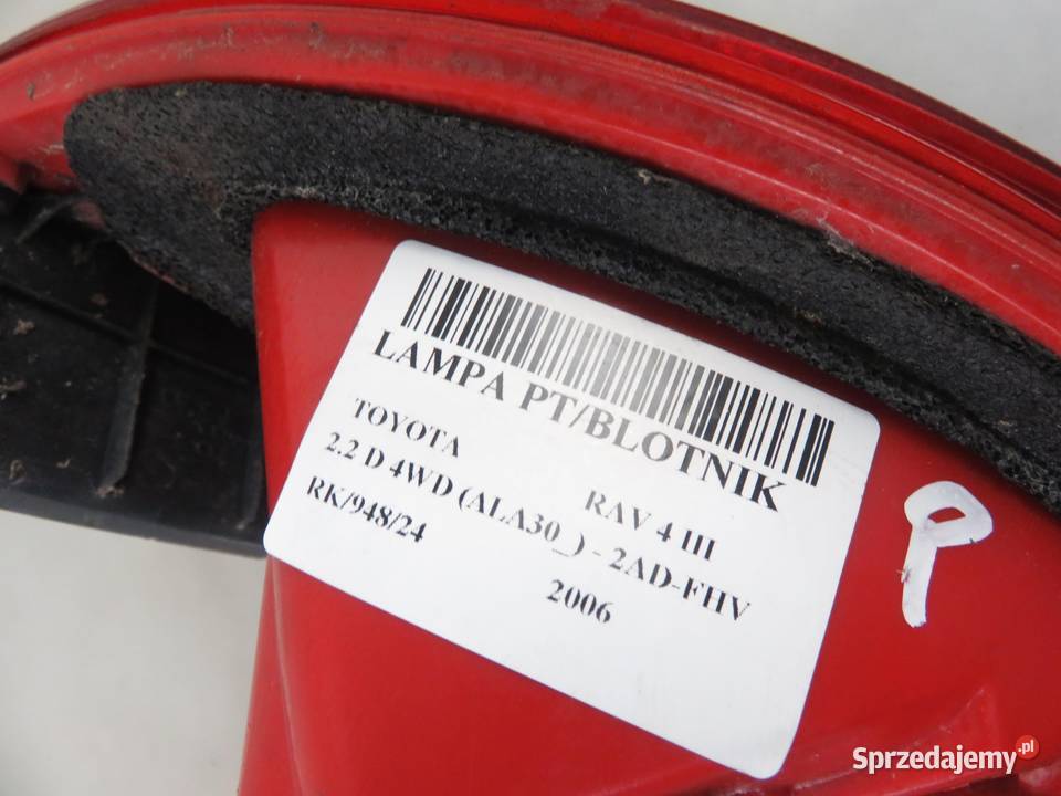 LAMPA PRAWA TYLNA TOYOTA RAV 4 III osobowe