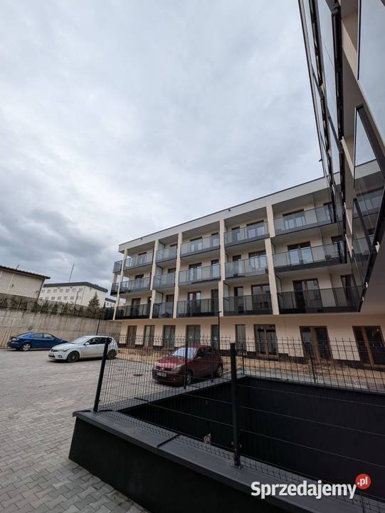 Wynajmę dwa miejsca postojowe Tysiąclecia 43 Skarżysko-Kamienna