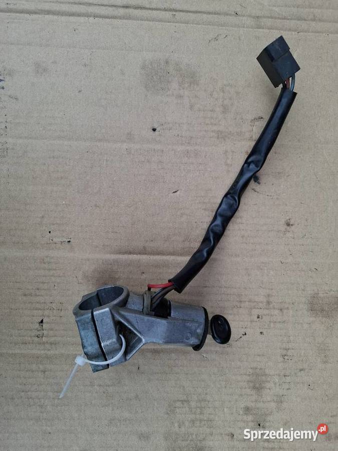 Stacyjka kostka stacyjki 4 piny Fiat 126p Maluch osobowe Stacyjki i kluczyki Strzelce Opolskie sprzedam