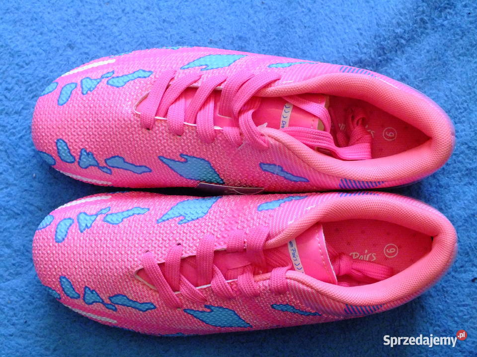 Sprzedam nowe Piłkarskie Korki Lanki Plastikowe