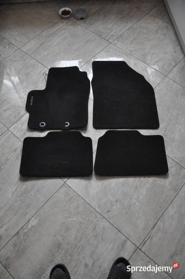 Dywaniki welurowe Toyota Aygo X 2022 sprzedam