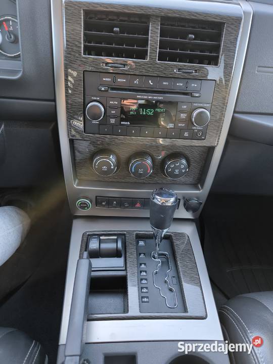 Jeep liberty ładny stan Nowy gaz światła do jazdy dziennej Lubartów