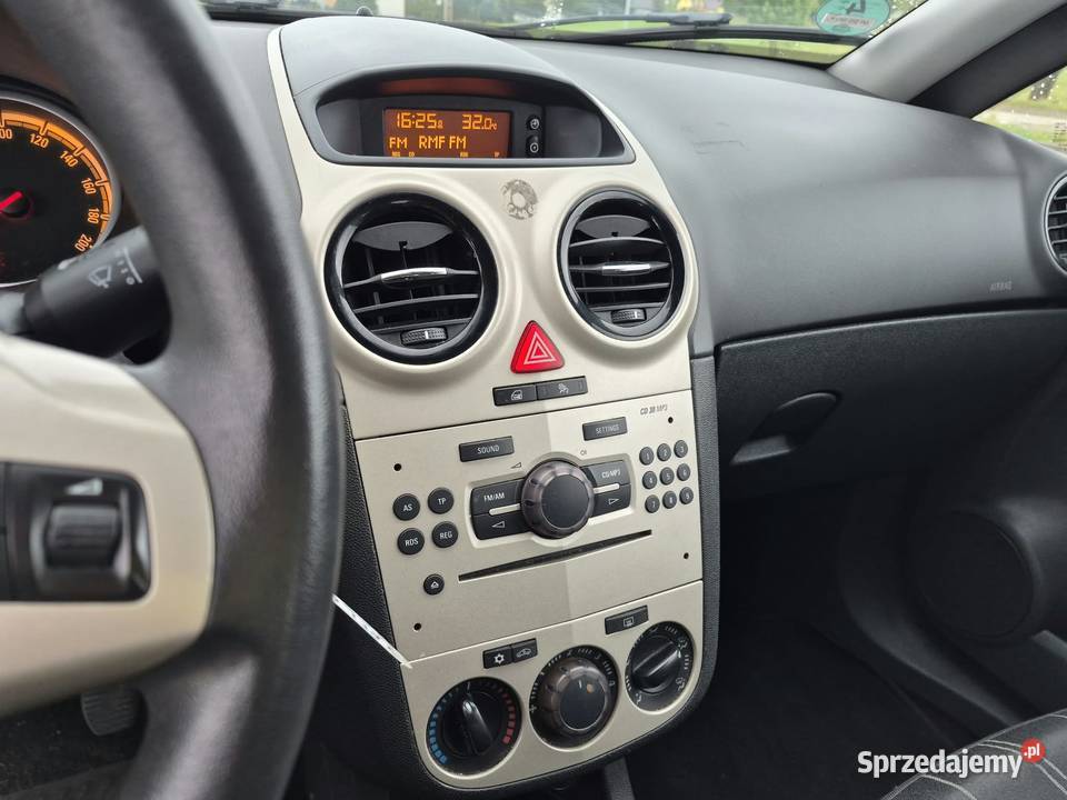 OPEL CORSA ładna długie opłaty 2007r 244000km