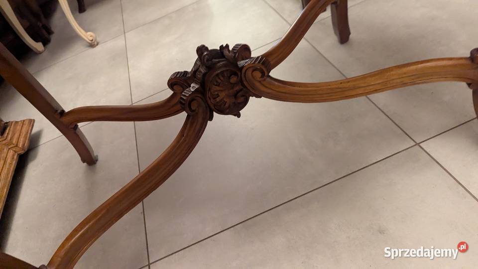 Piękny orzechowy nieduży stół ludwikowskisklep Dąbrowa Górnicza