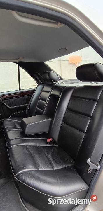 Czarne skóry tapicerka Mercedes W124 osobowe Rudziczka