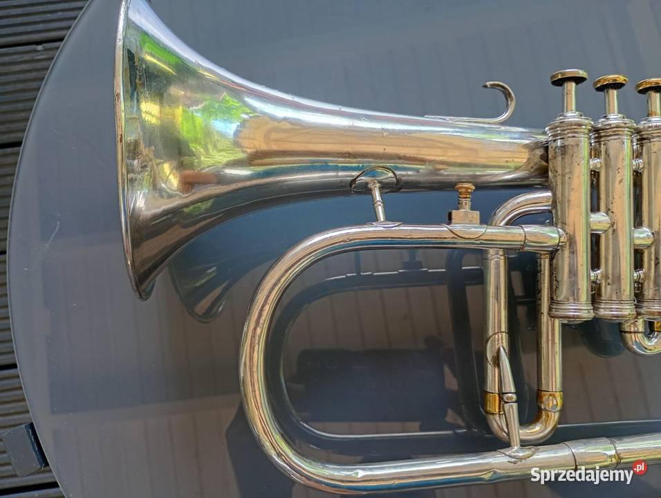 Zabytkowy flugelhorn Strumień