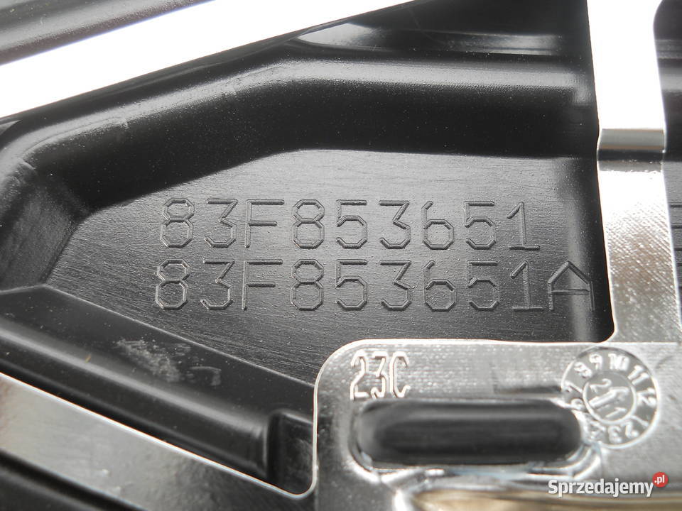 AUDI Q3 83A ATRAPA GRILL CHROM 83F853651A SLINE Siechnice