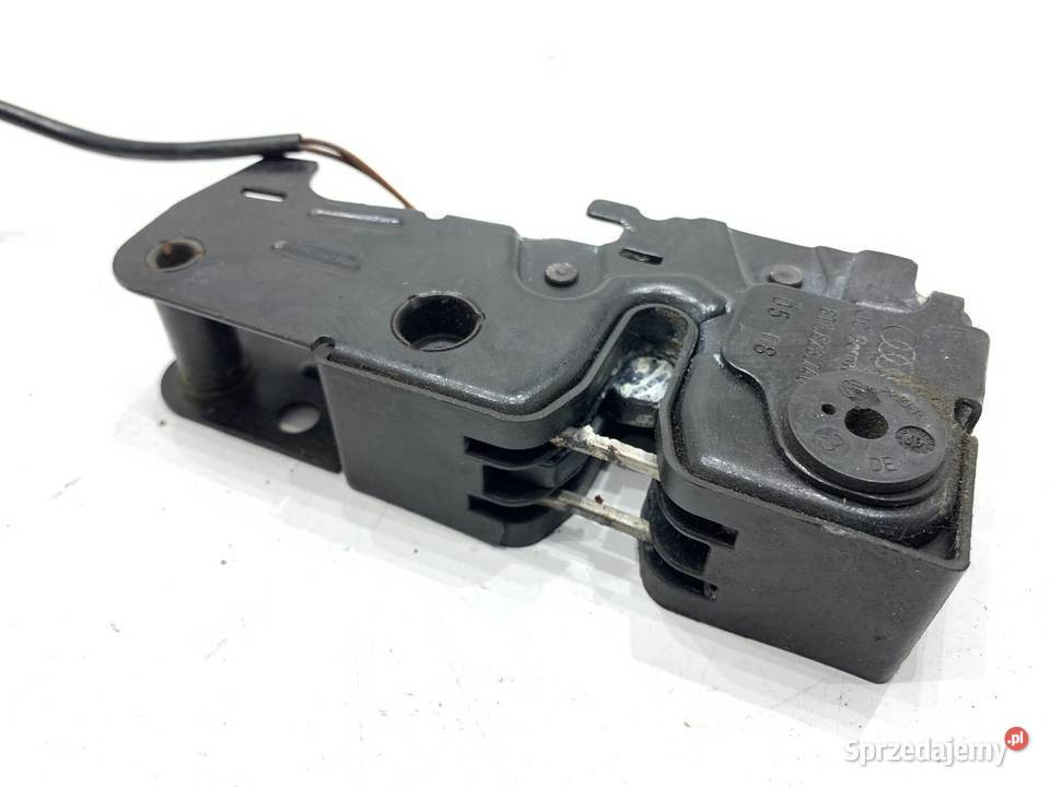 ZAMEK MASKI PRZÓD AUDI A4 B8 SedanLimuzyna 0715