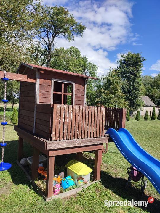 Domek dzieci że zjeżdżalnią Sędziejowice