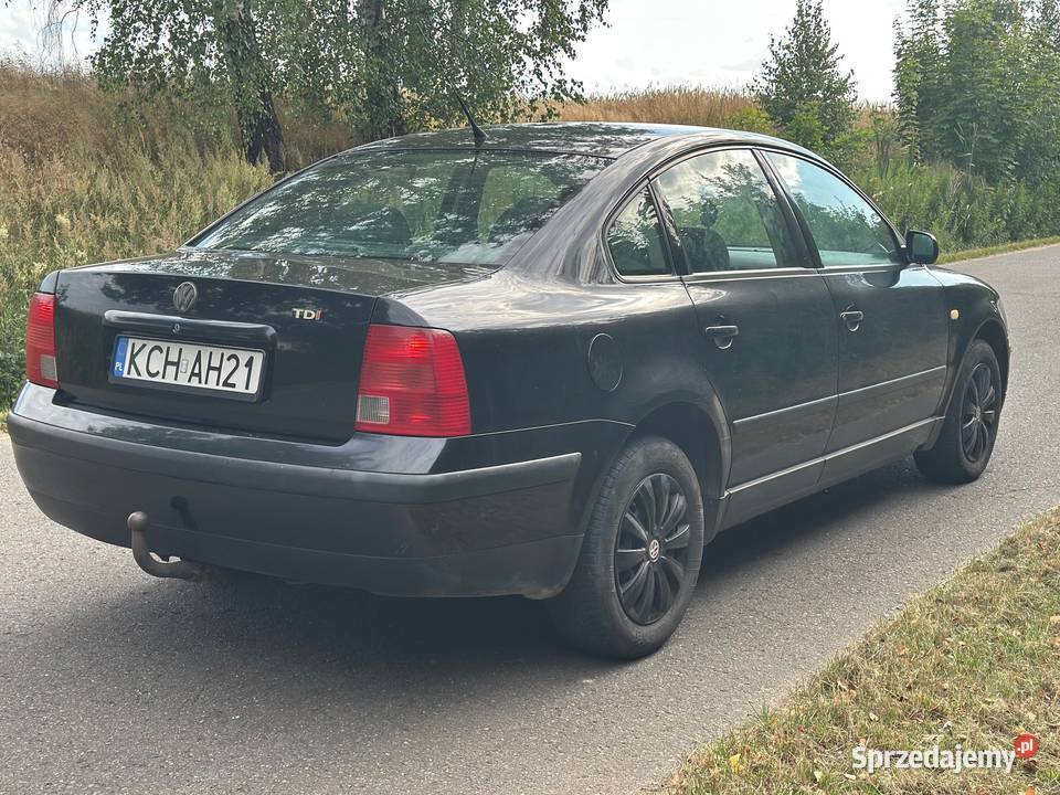 VW Passat B5 czarny sedan 19 TDI 110 sprawny łódzkie Wieluń