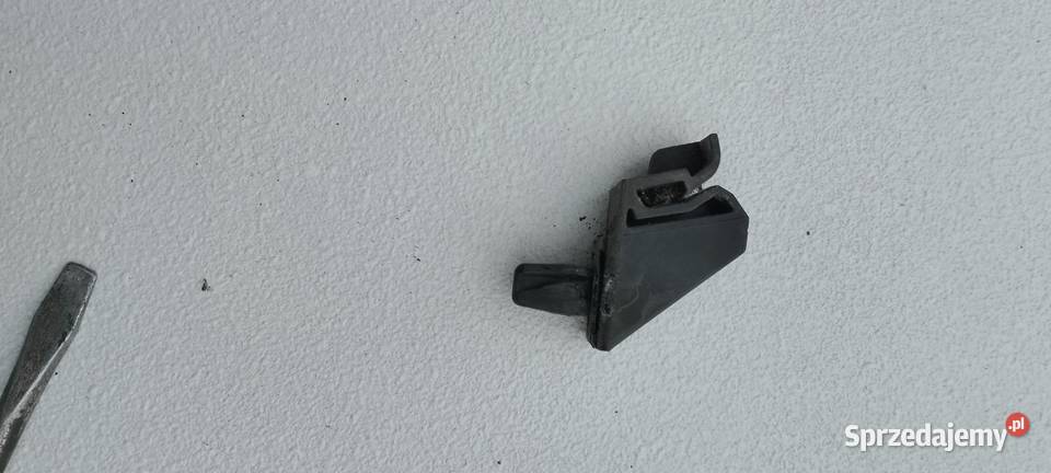 Plastik uchwyt podszybia Opel monterey isuzu