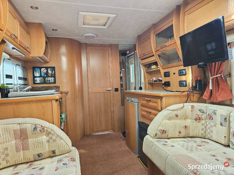 Przyczepa kempingowa z magazynem energii Compas mazowieckie Otwock