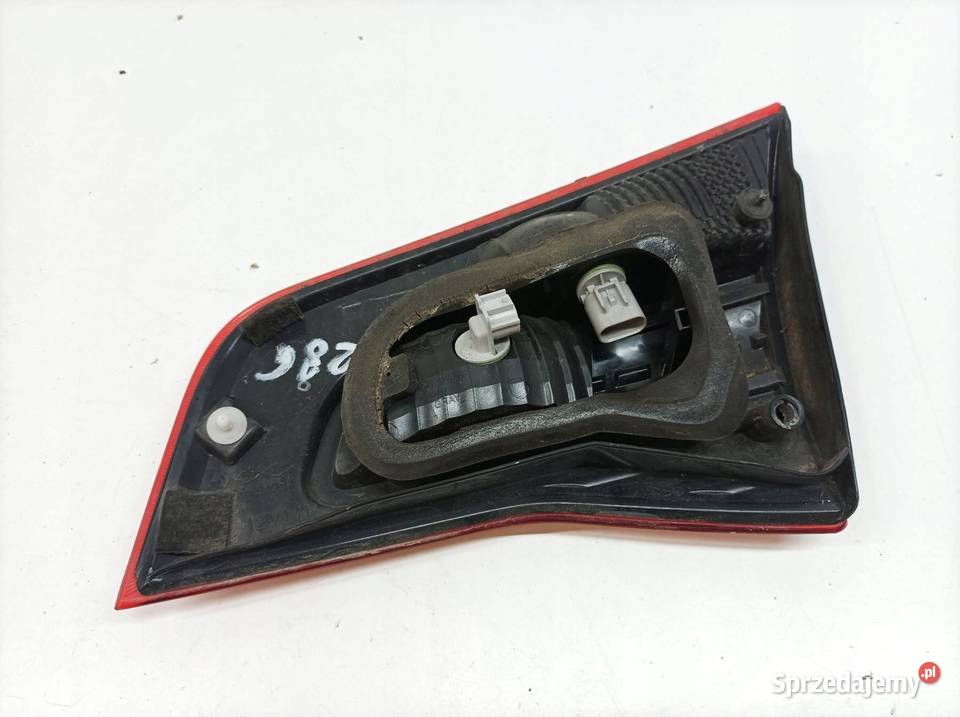 LAMPA TYŁ W KLAPĘ LEWA Renault Koleos I 2007