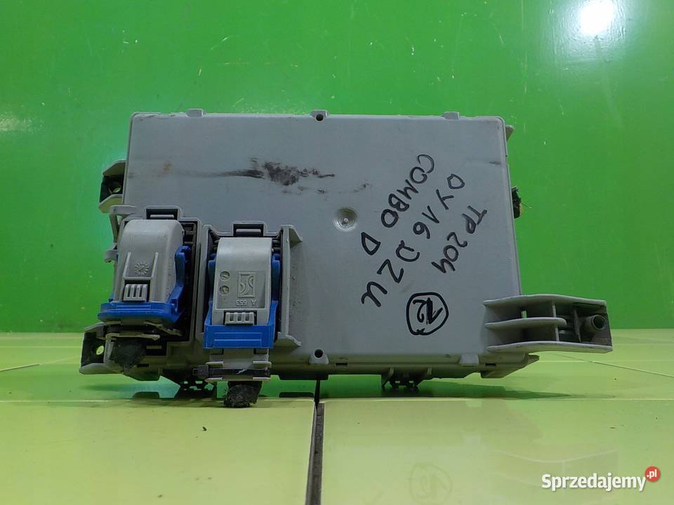 OPEL COMBO D 13 CDTI 16r L1H1 skrzynka osobowe Skrzynki bezpieczników Suków sprzedam
