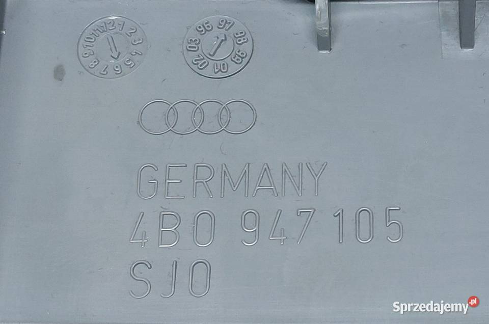 LAMPKA OŚWIETLENIE KABINY AUDI A6 C5 4B0947105