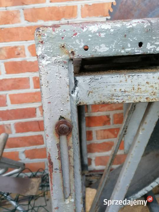 Krajzega na siłę z regulacją podnoszenia blatu Gniewoszów