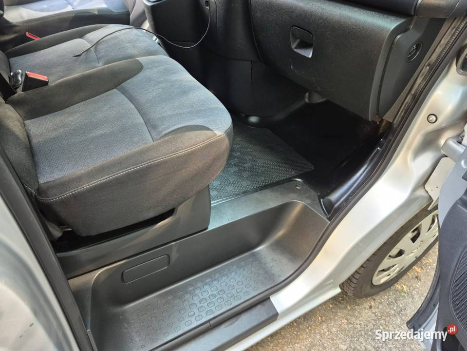 Vivaro 16 diesel lift lakier metallic Gliwice