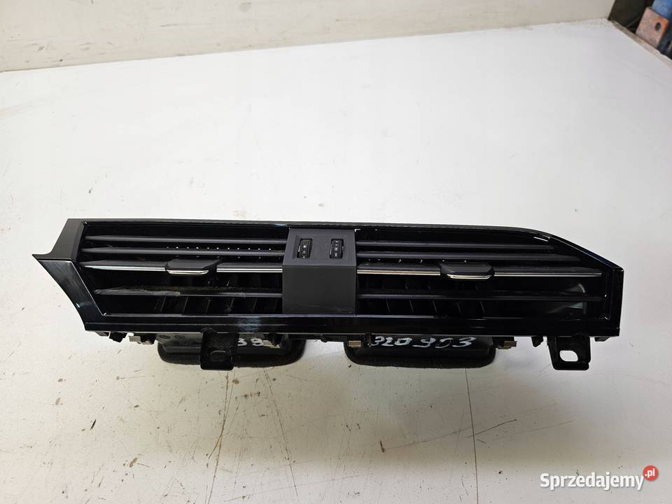 KRATKA NAWIEWU ŚRODKOWA AUDI Q3 F3 83B820903 6