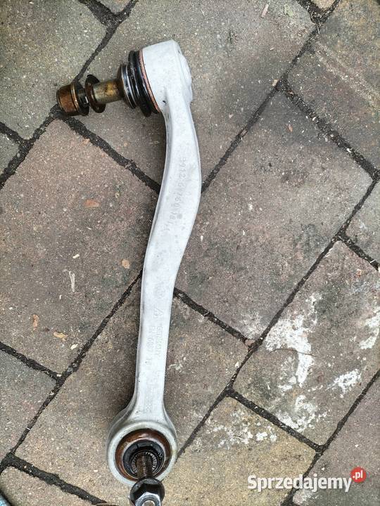 Wahacz poprzeczny z przodu lewej stronie BMW E60