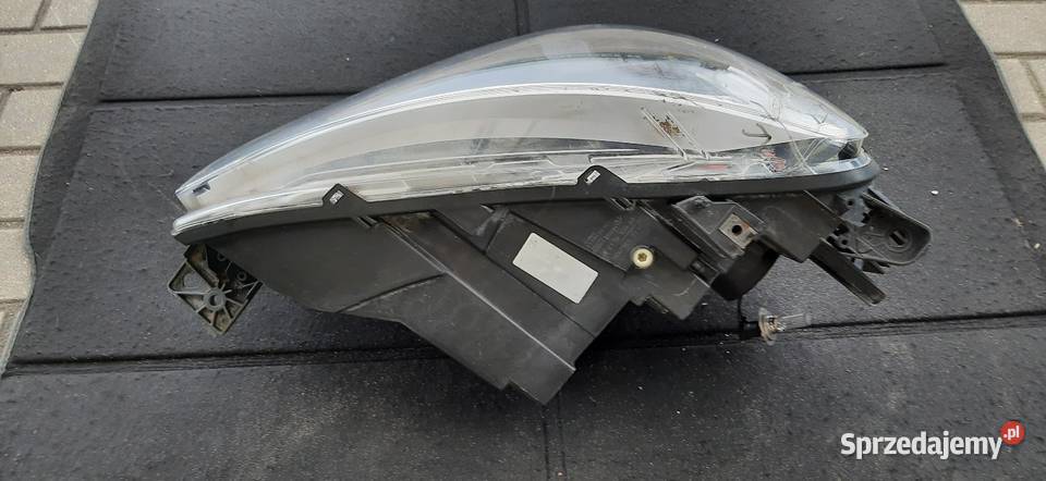 Opel combo E 2018 Lampa prawa przód osobowe Kościerzyna