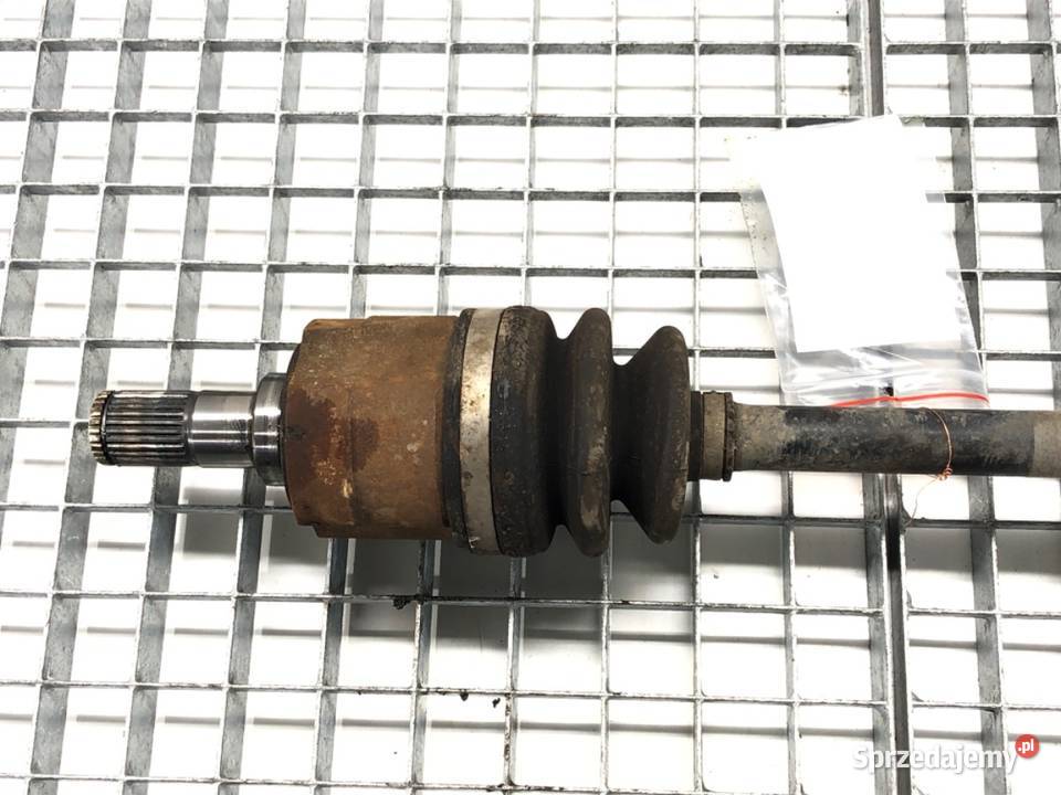 PÓŁOŚ LEWY PRZÓD HYUNDAI i30 20 143 0712 PRZEGUB