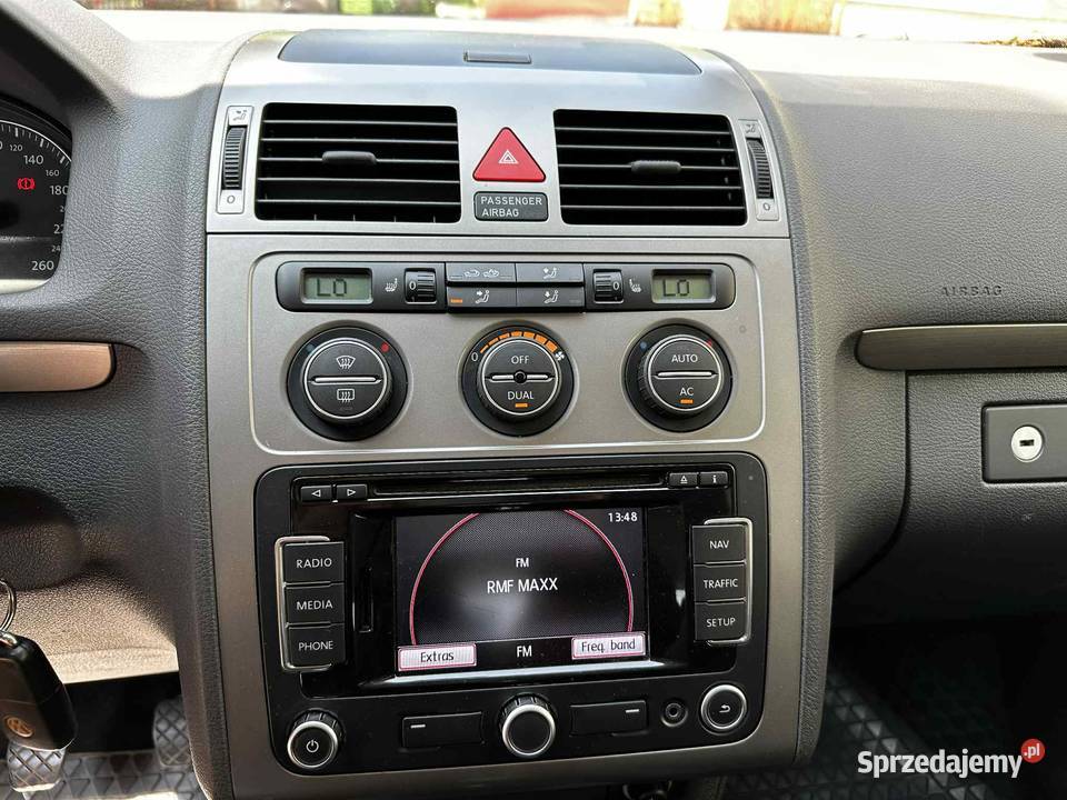 Vw Turan 20 tdi do naprawy blacharsko Ostrowiec Świętokrzyski sprzedam