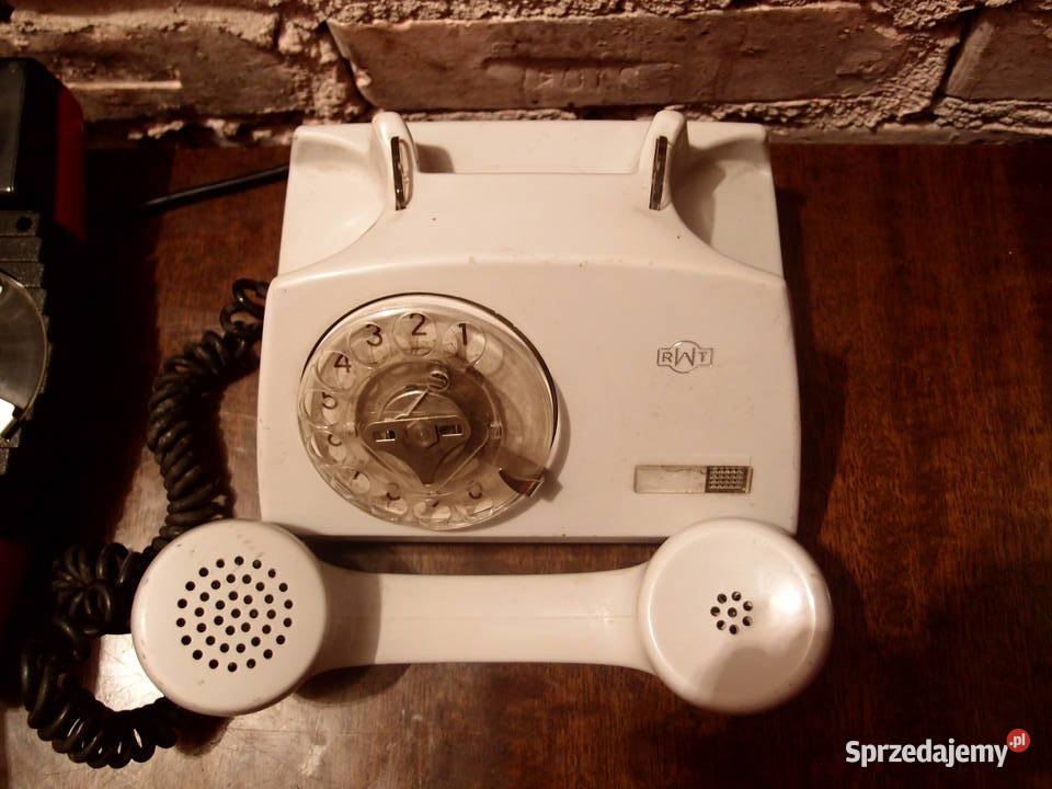Starocia z dawnych lat aparat telefoniczny RWT i Łódź
