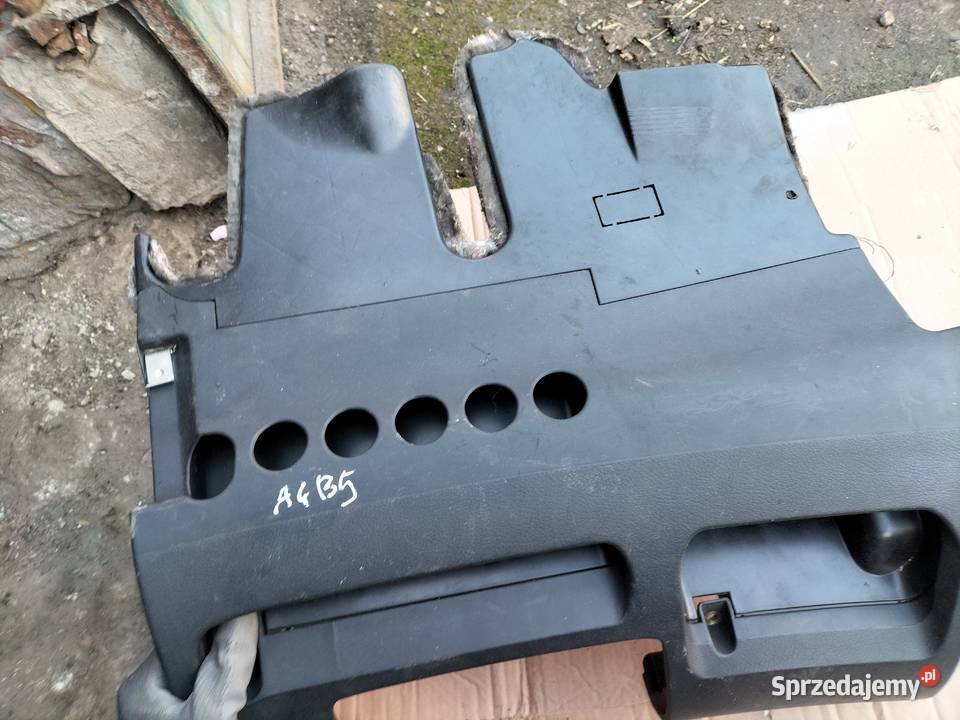 AUDI A4 B5 A4B5 SCHOWEK OSŁONA POD NOGI