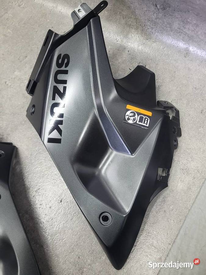 SUZUKI GSX8R GSX 8 R OWIEWKA BOK PLASTIK Nowy Tomyśl sprzedam