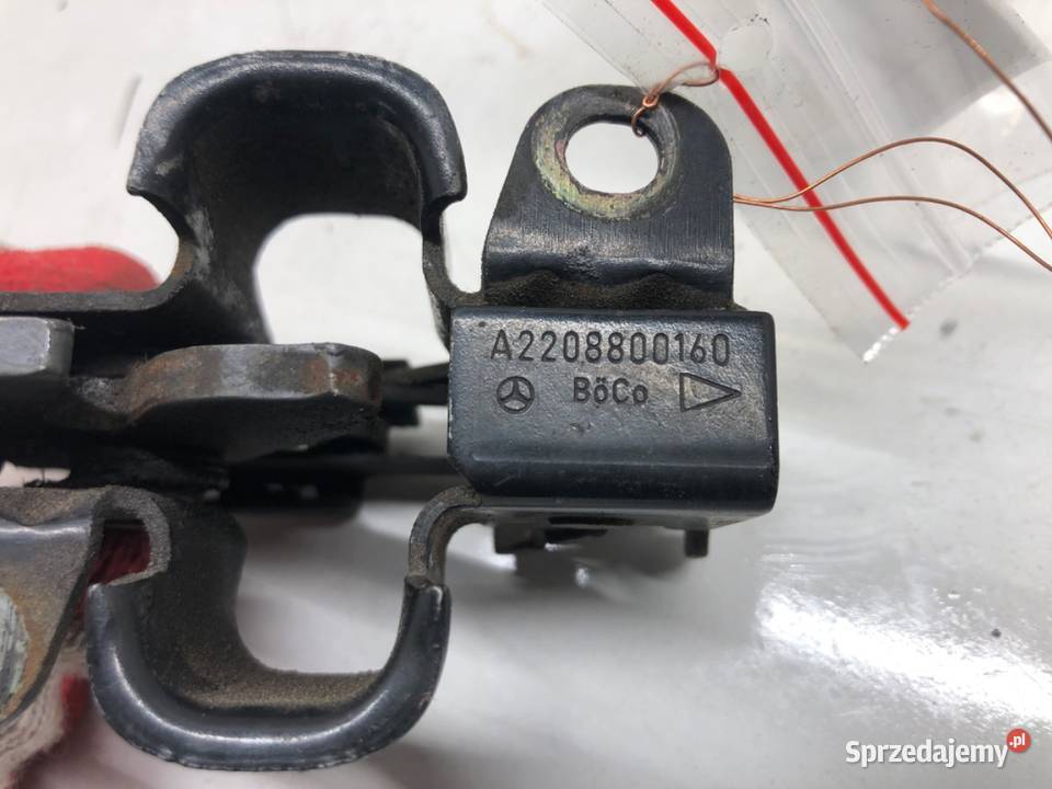 ZAMEK MASKI PRAWY MERCEDES C215 Hatchback osobowe sprzedam