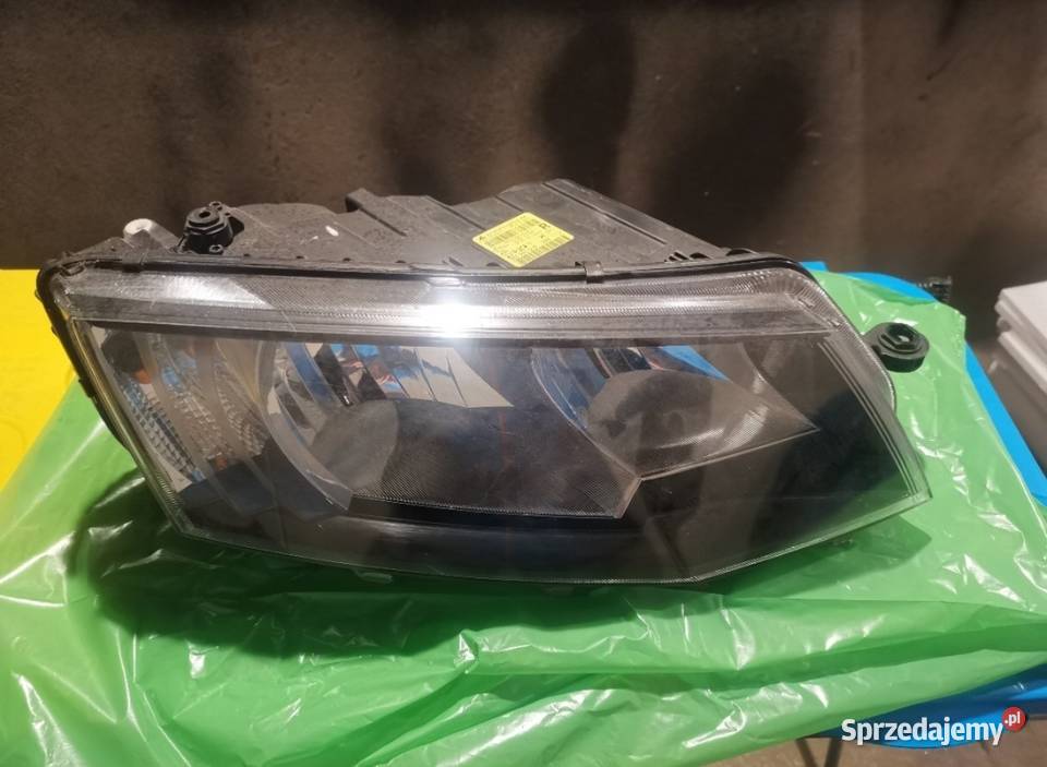 Skoda Octavia 3 lampa przód prawa 5E1941016 podkarpackie Dębica