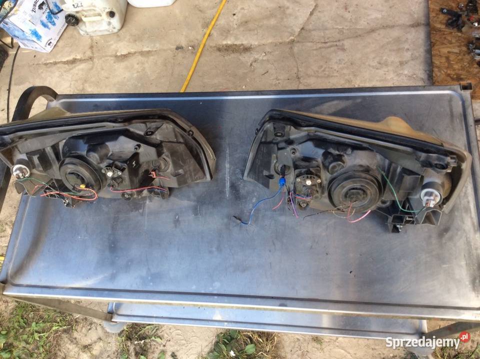 Lampy przednie Nissan Xtrial 0107r Włoszczowa