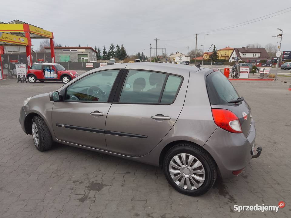 Renault Clio Lift 2010r 12 benzyna 75 Przebieg welurowa tapicerka Clio mazowieckie Radom