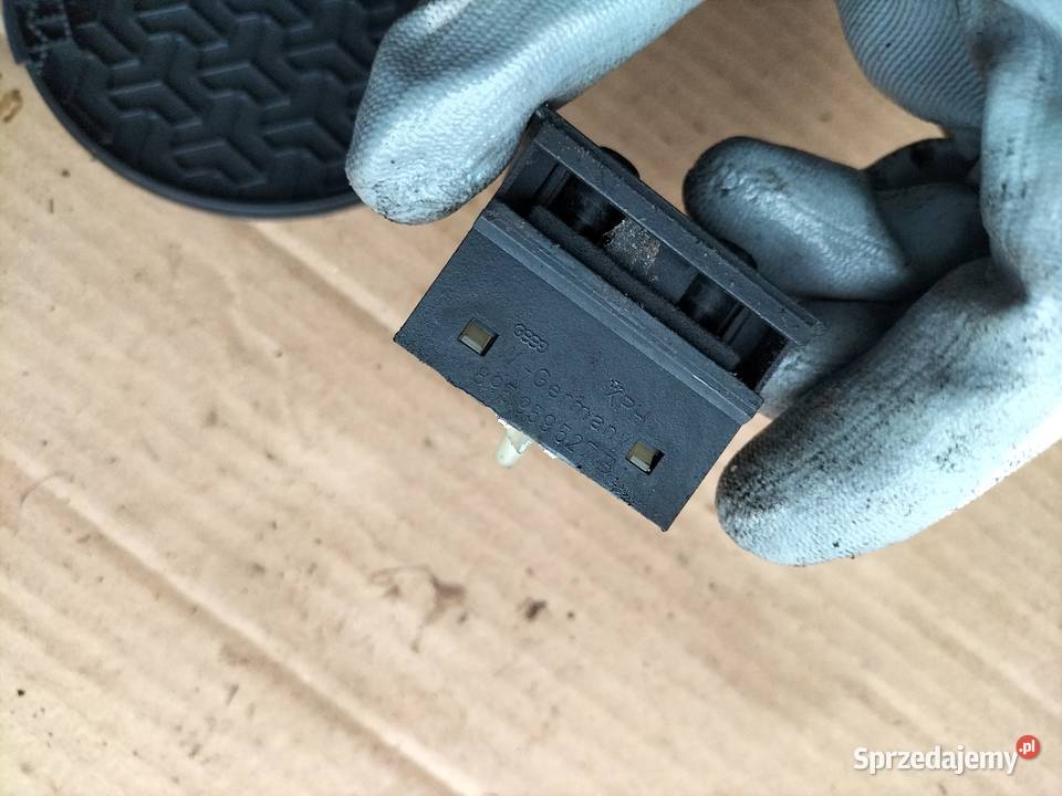 AUDI 80 B4 80B4 PRZEŁĄCZNIK REGULACJI LUSTEREK osobowe lubelskie Kamień-Kolonia