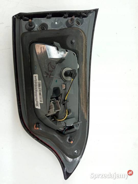 LAMPA TYŁ W KLAPĘ PRAWA 68102920AB Jeep Cherokee Lampy tylne