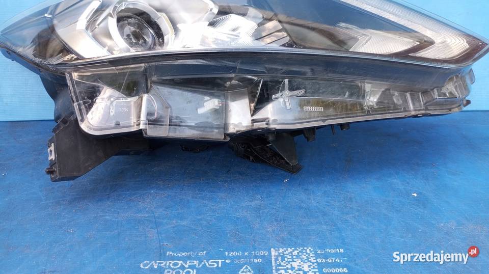 LAMPA PRAWY PRZÓD REFLEKTOR EU LED 10018015 Nowy Tomyśl