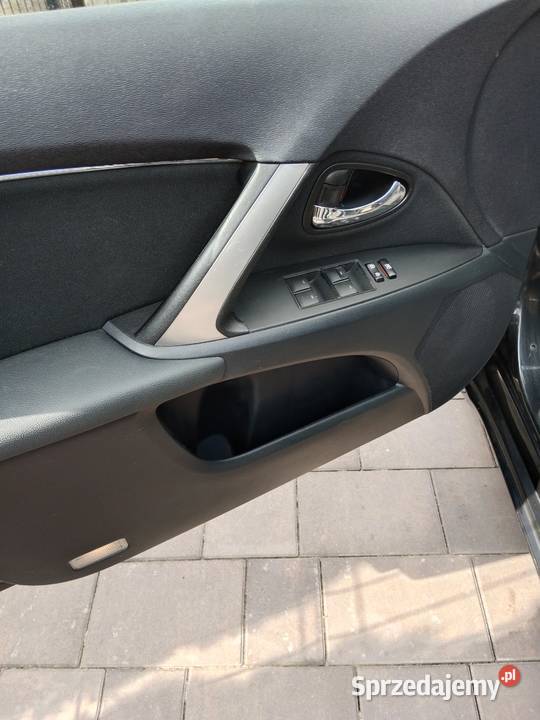 Toyota Avensis Kombi 18 benzyna gaz czarny wielofunkcyjna kierownica wielkopolskie Cerekwica Nowa