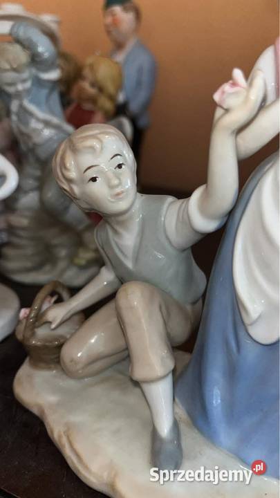 Figurka Para z kwiatami sprzedam