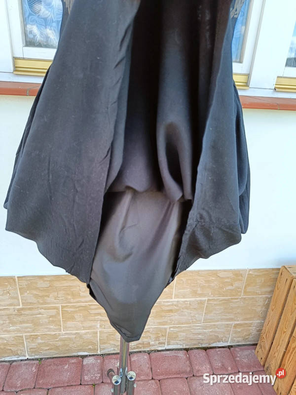 Piękna czarna sukienka z haftowanym przodem podkarpackie Dąbrowica sprzedam