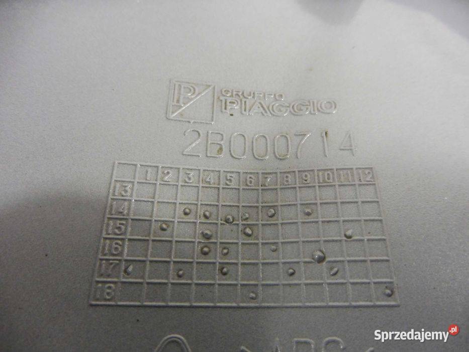 Piaggio MP3 500 lewy pług owiewka 1420r A678