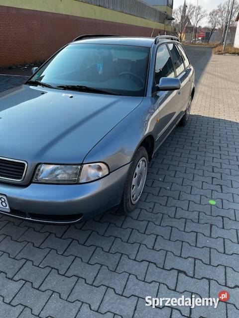 Sprzedam Audi A4 b5 16 benzyna sprzedam